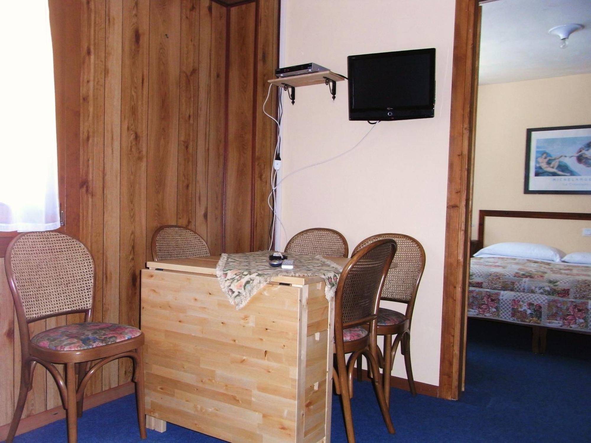 Hotel Genzianella Champoluc Eksteriør billede