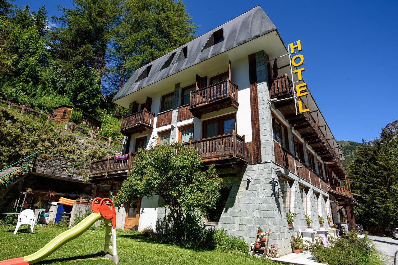 Hotel Genzianella Champoluc Eksteriør billede